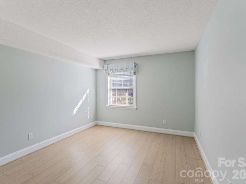 4747 Hedgemore Drive, Charlotte, NC 28209.  MLS# CAR4338250, YatesRealty ID 4233. 