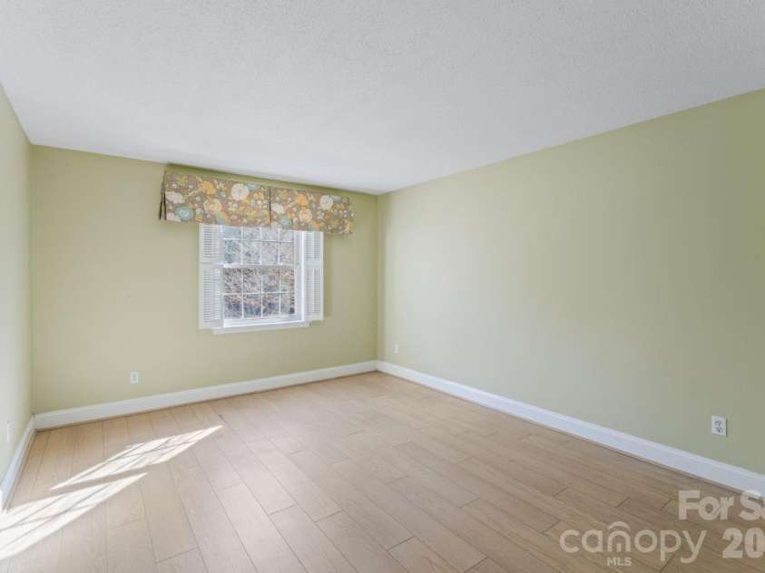 4747 Hedgemore Drive, Charlotte, NC 28209.  MLS# CAR4338250, YatesRealty ID 4233. 