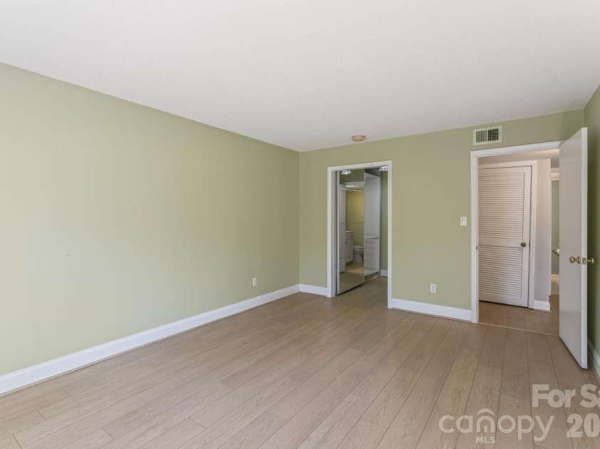 4747 Hedgemore Drive, Charlotte, NC 28209.  MLS# CAR4338250, YatesRealty ID 4233. 