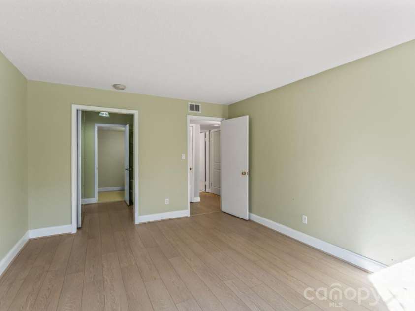 4747 Hedgemore Drive, Charlotte, NC 28209.  MLS# CAR4338250, YatesRealty ID 4233. 