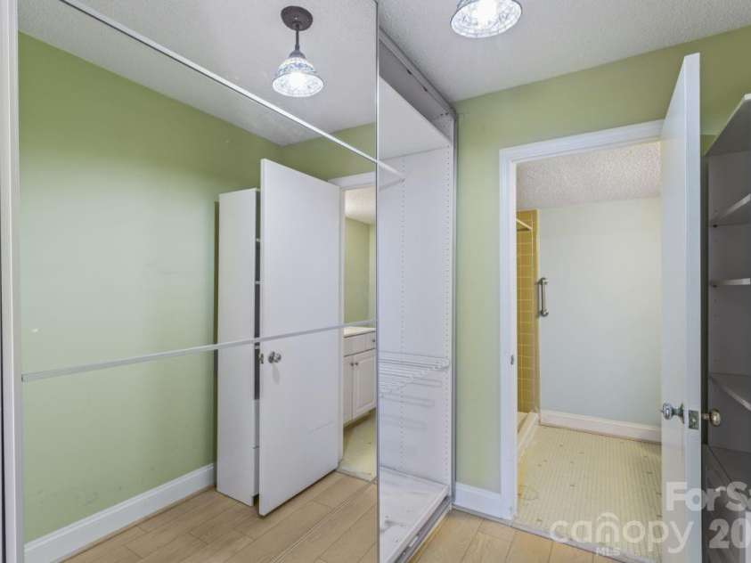 4747 Hedgemore Drive, Charlotte, NC 28209.  MLS# CAR4338250, YatesRealty ID 4233. 