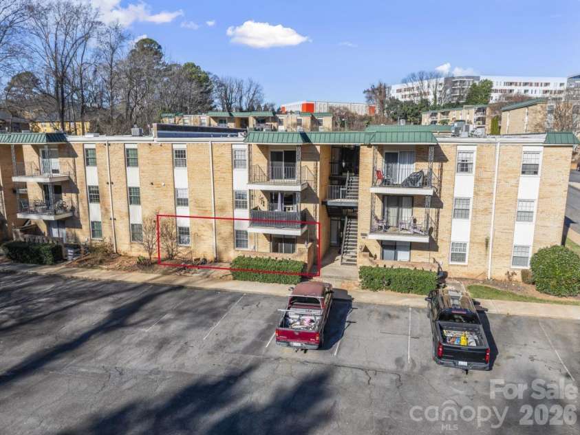 4747 Hedgemore Drive, Charlotte, NC 28209.  MLS# CAR4338250, YatesRealty ID 4233. 