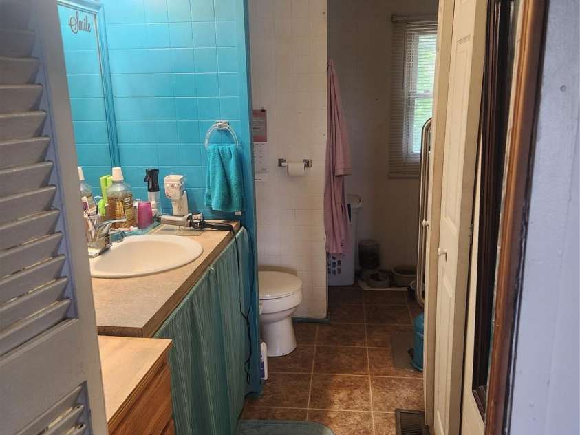 2283 Harbinson Lane, Morganton, NC 28655.  MLS# CAR4402037, YatesRealty ID 42331. Primary Bathroom