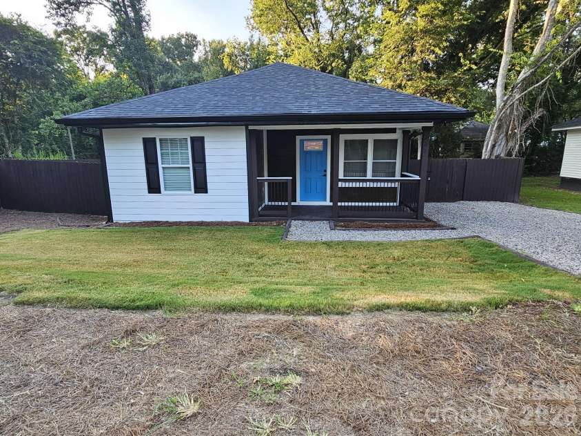 232 2nd Street, Kershaw, SC 29067.  MLS# CAR4410476, YatesRealty ID 42334. 