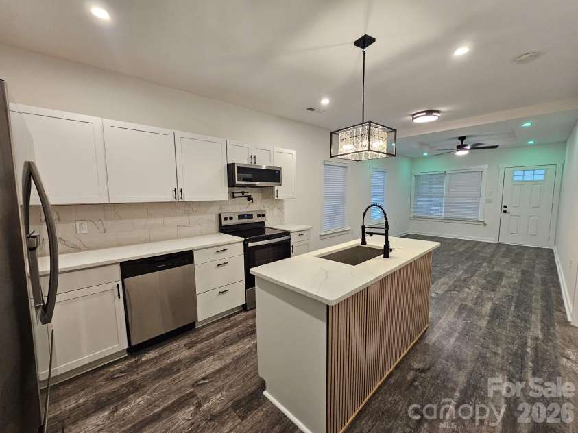 232 2nd Street, Kershaw, SC 29067.  MLS# CAR4410476, YatesRealty ID 42334. 