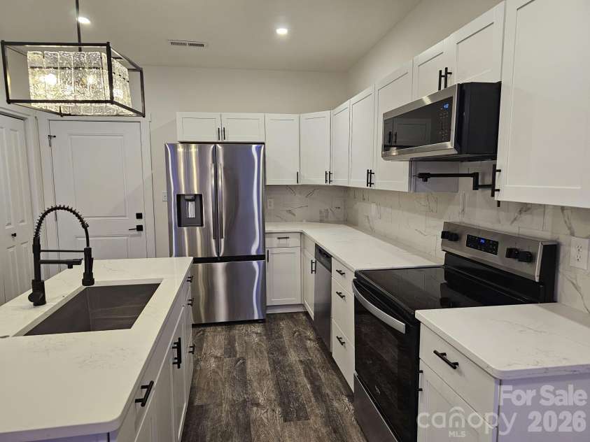 232 2nd Street, Kershaw, SC 29067.  MLS# CAR4410476, YatesRealty ID 42334. 