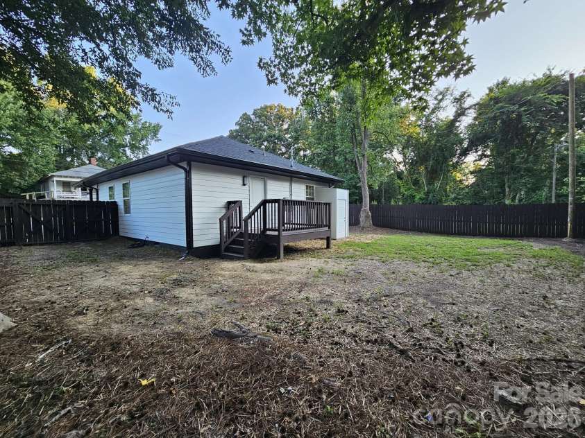 232 2nd Street, Kershaw, SC 29067.  MLS# CAR4410476, YatesRealty ID 42334. 