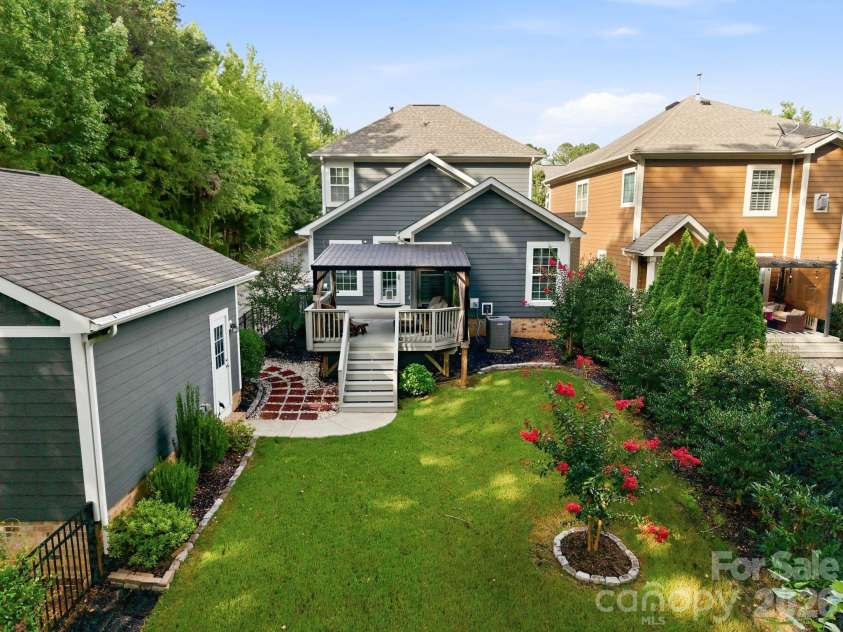 18609 Boulder Rock Loop, Davidson, NC 28036.  MLS# CAR4411962, YatesRealty ID 42335. 