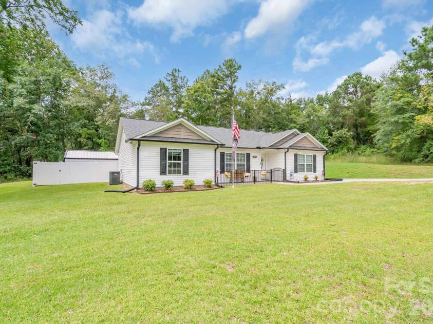 3604 Gold Mine Highway, Kershaw, SC 29067.  MLS# CAR4412624, YatesRealty ID 42336. 