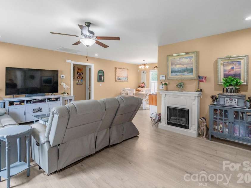 3604 Gold Mine Highway, Kershaw, SC 29067.  MLS# CAR4412624, YatesRealty ID 42336. 
