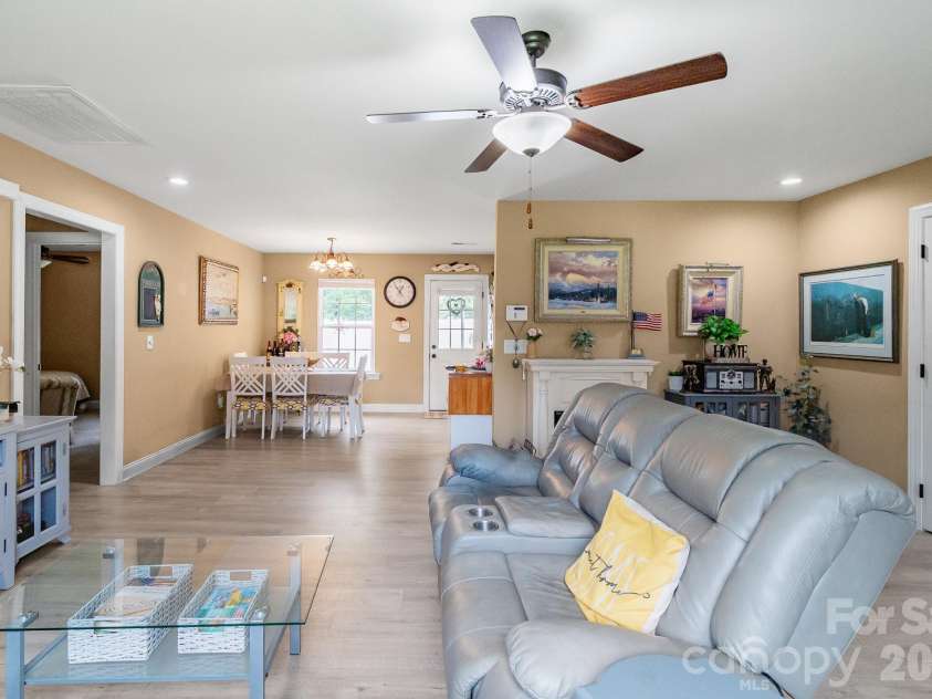 3604 Gold Mine Highway, Kershaw, SC 29067.  MLS# CAR4412624, YatesRealty ID 42336. 