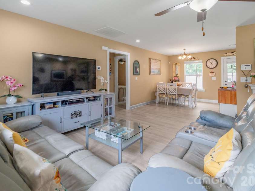 3604 Gold Mine Highway, Kershaw, SC 29067.  MLS# CAR4412624, YatesRealty ID 42336. 
