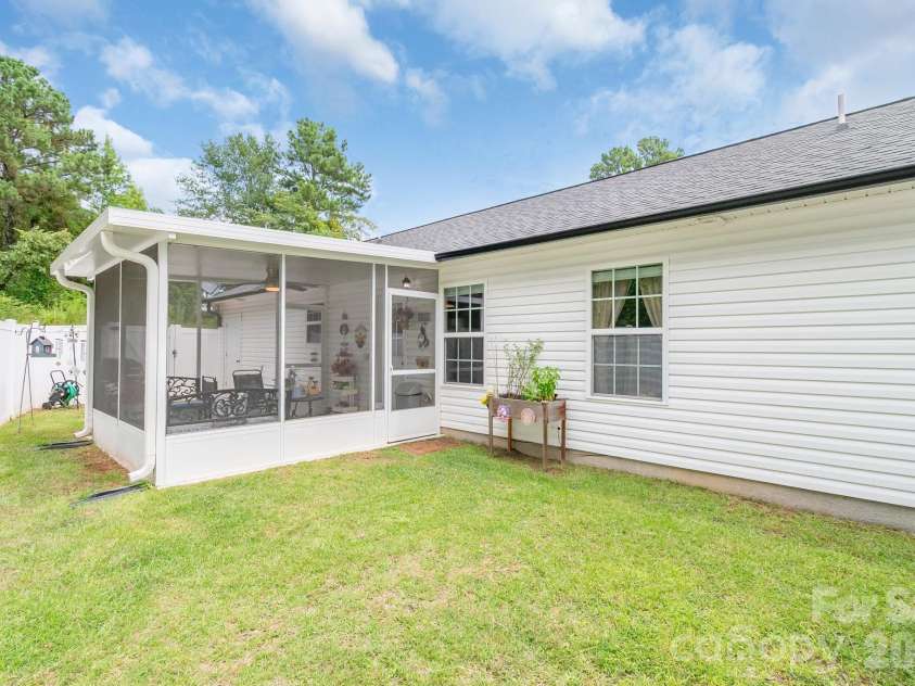 3604 Gold Mine Highway, Kershaw, SC 29067.  MLS# CAR4412624, YatesRealty ID 42336. 