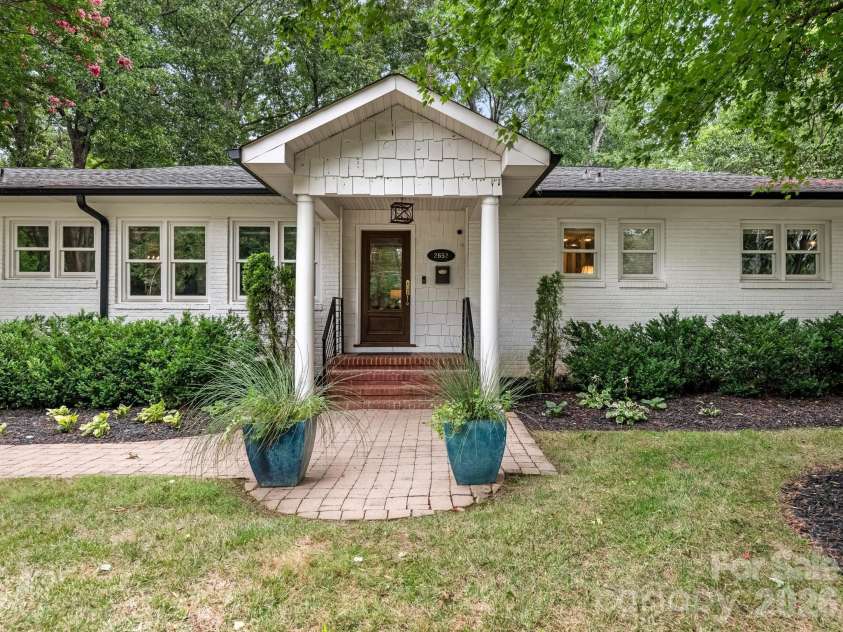 2652 Knollwood Road, Charlotte, NC 28211.  MLS# CAR4406724, YatesRealty ID 42337. Front Exterior
