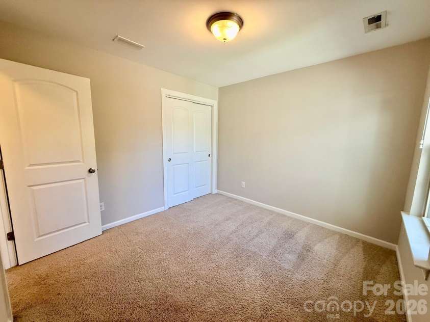 5658 Stonewells Drive, Charlotte, NC 28278.  MLS# CAR4412440, YatesRealty ID 42338. 