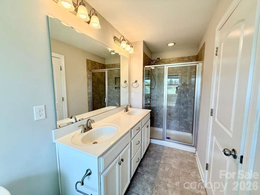 5658 Stonewells Drive, Charlotte, NC 28278.  MLS# CAR4412440, YatesRealty ID 42338. 