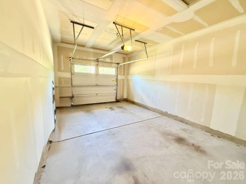 5658 Stonewells Drive, Charlotte, NC 28278.  MLS# CAR4412440, YatesRealty ID 42338. 
