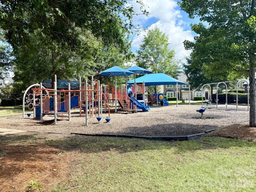 5658 Stonewells Drive, Charlotte, NC 28278.  MLS# CAR4412440, YatesRealty ID 42338. 