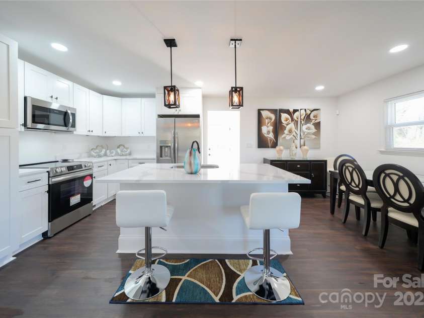 1233 Rollingwood Drive, Charlotte, NC 28217.  MLS# CAR4214168, YatesRealty ID 4234. 