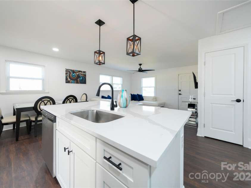 1233 Rollingwood Drive, Charlotte, NC 28217.  MLS# CAR4214168, YatesRealty ID 4234. 