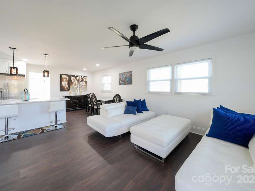 1233 Rollingwood Drive, Charlotte, NC 28217.  MLS# CAR4214168, YatesRealty ID 4234. 
