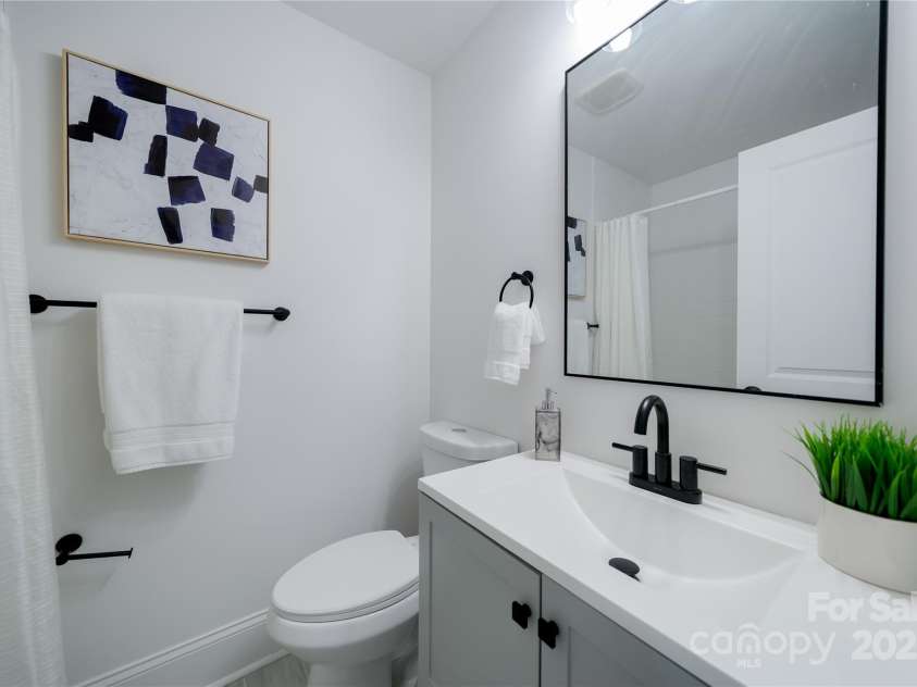 1233 Rollingwood Drive, Charlotte, NC 28217.  MLS# CAR4214168, YatesRealty ID 4234. 