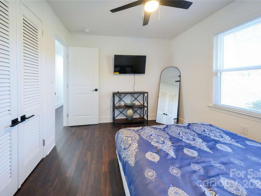 1233 Rollingwood Drive, Charlotte, NC 28217.  MLS# CAR4214168, YatesRealty ID 4234. 