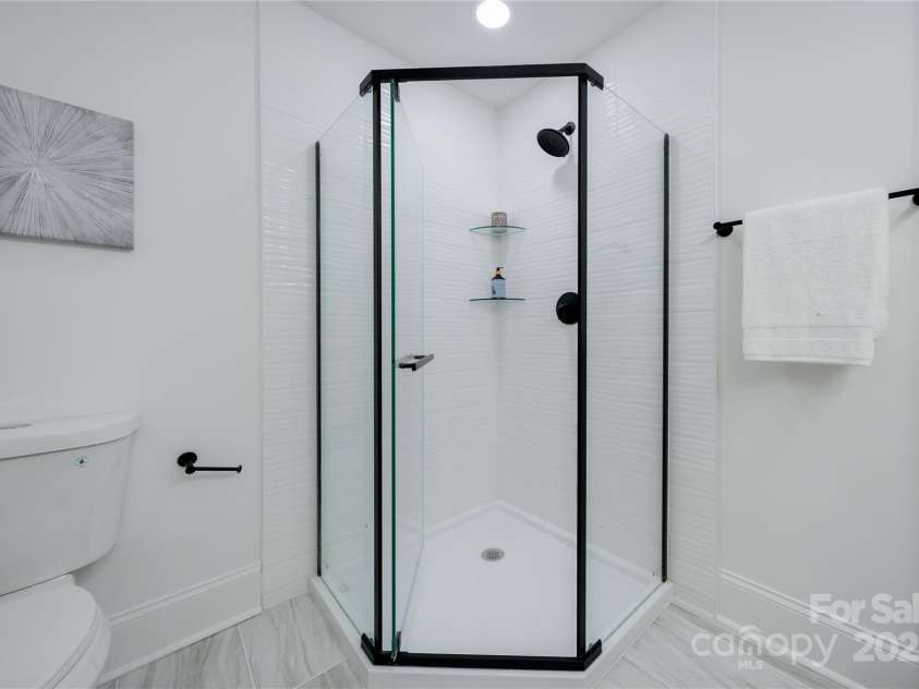 1233 Rollingwood Drive, Charlotte, NC 28217.  MLS# CAR4214168, YatesRealty ID 4234. 