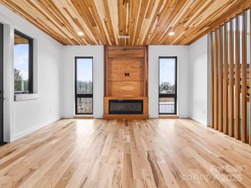 165 Abundance Run, Asheville, NC 28805.  MLS# CAR4331047, YatesRealty ID 4234. 