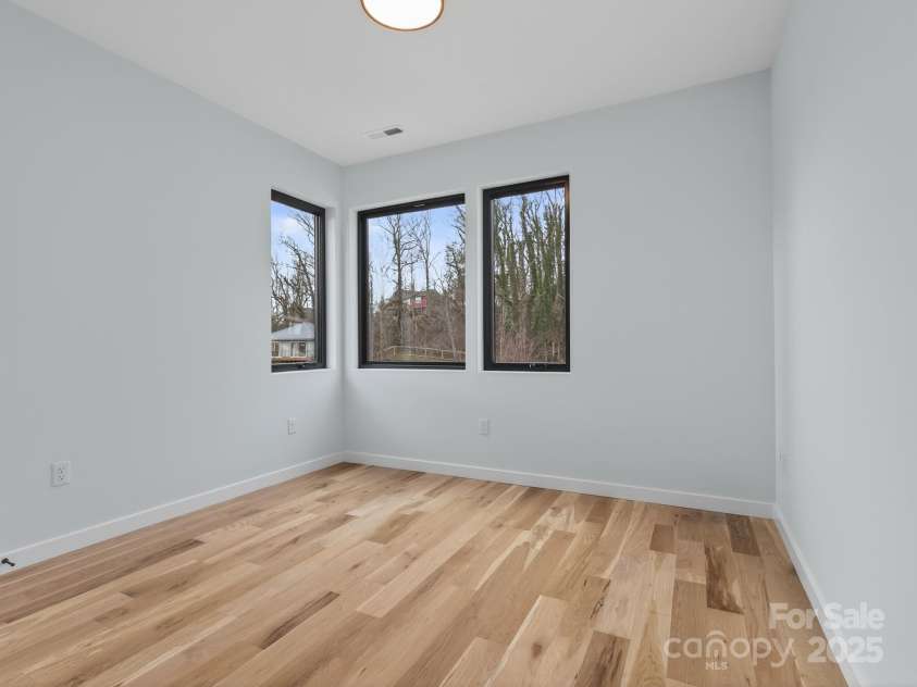 165 Abundance Run, Asheville, NC 28805.  MLS# CAR4331047, YatesRealty ID 4234. 