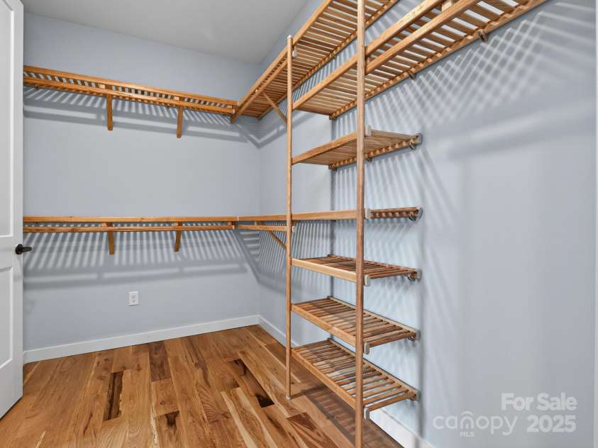 165 Abundance Run, Asheville, NC 28805.  MLS# CAR4331047, YatesRealty ID 4234. 