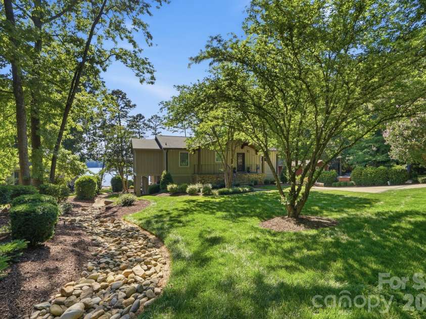 730 Mainsail Road, Salisbury, NC 28146.  MLS# CAR4390444, YatesRealty ID 42340. 