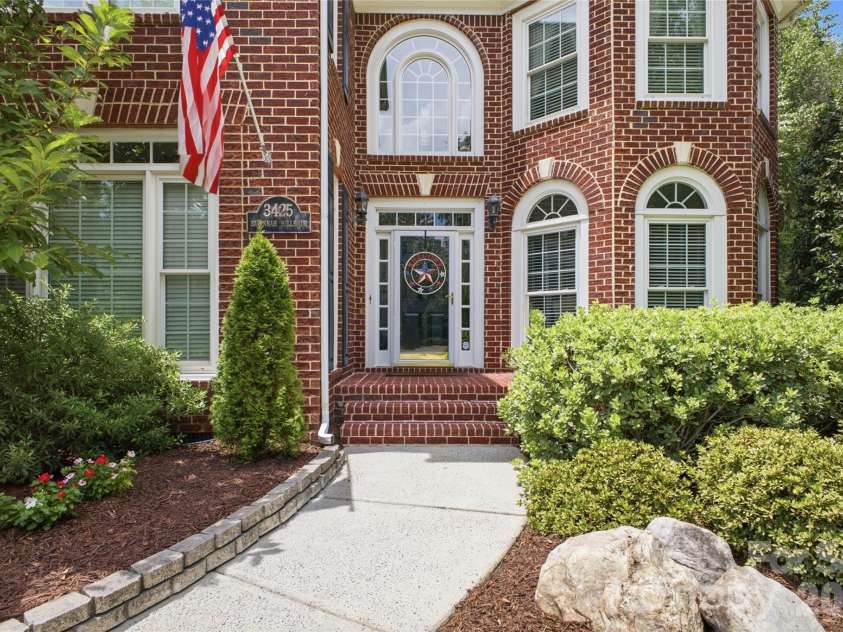 3425 Savannah Hills Drive, Matthews, NC 28105.  MLS# CAR4407068, YatesRealty ID 42341. 