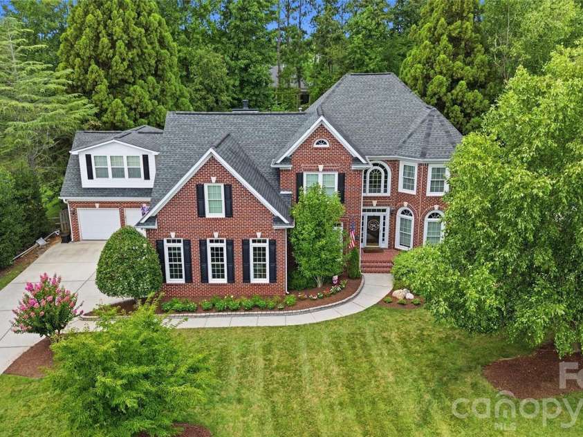3425 Savannah Hills Drive, Matthews, NC 28105.  MLS# CAR4407068, YatesRealty ID 42341. 