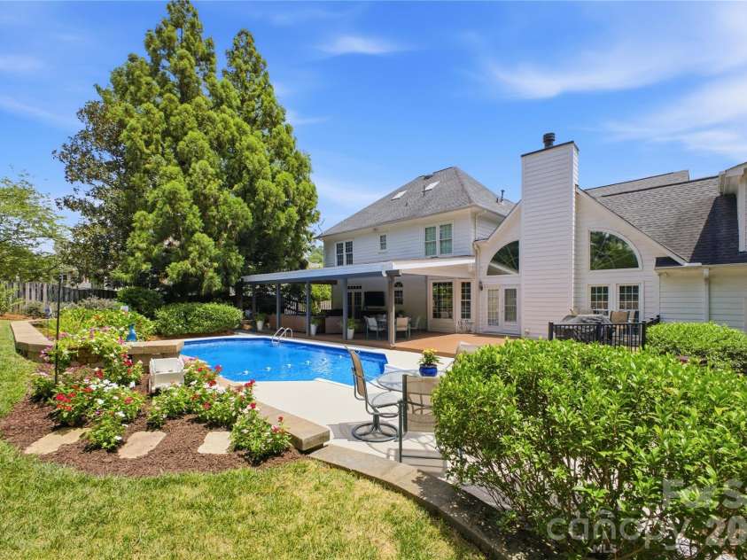 3425 Savannah Hills Drive, Matthews, NC 28105.  MLS# CAR4407068, YatesRealty ID 42341. 