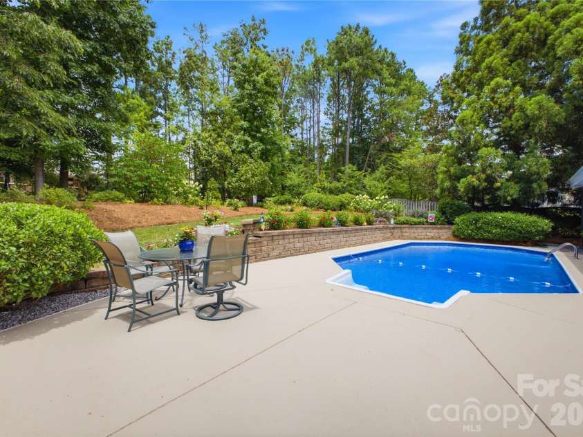 3425 Savannah Hills Drive, Matthews, NC 28105.  MLS# CAR4407068, YatesRealty ID 42341. 