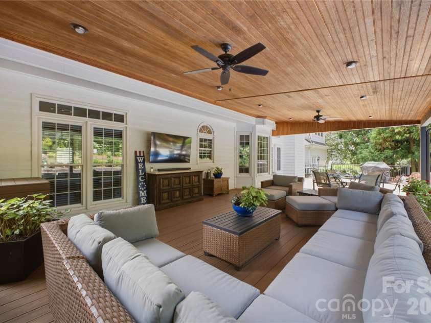 3425 Savannah Hills Drive, Matthews, NC 28105.  MLS# CAR4407068, YatesRealty ID 42341. 