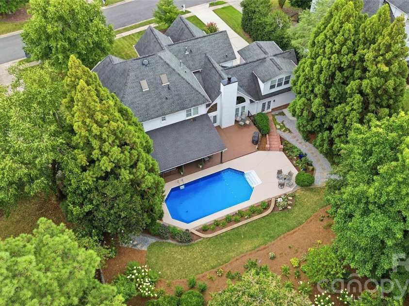 3425 Savannah Hills Drive, Matthews, NC 28105.  MLS# CAR4407068, YatesRealty ID 42341. 