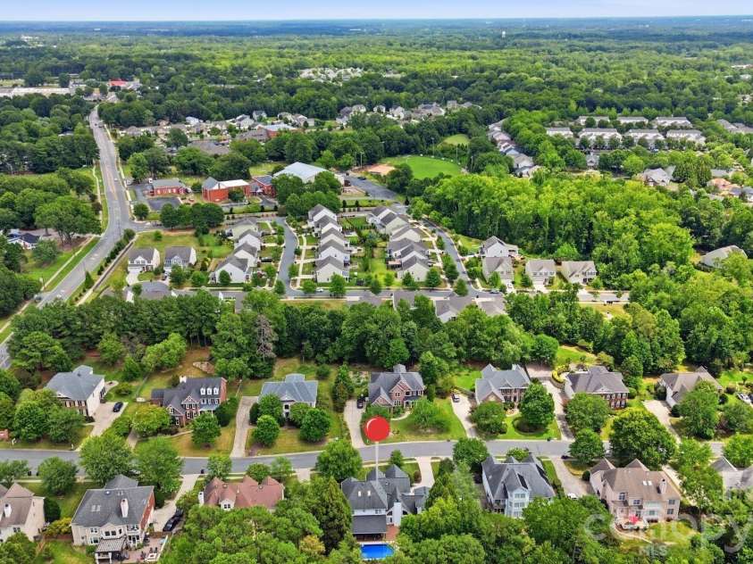 3425 Savannah Hills Drive, Matthews, NC 28105.  MLS# CAR4407068, YatesRealty ID 42341. 