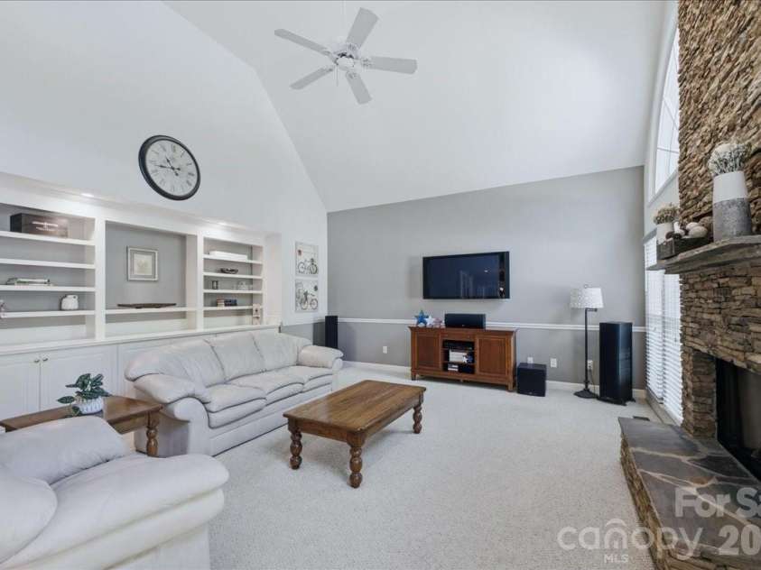 3425 Savannah Hills Drive, Matthews, NC 28105.  MLS# CAR4407068, YatesRealty ID 42341. 