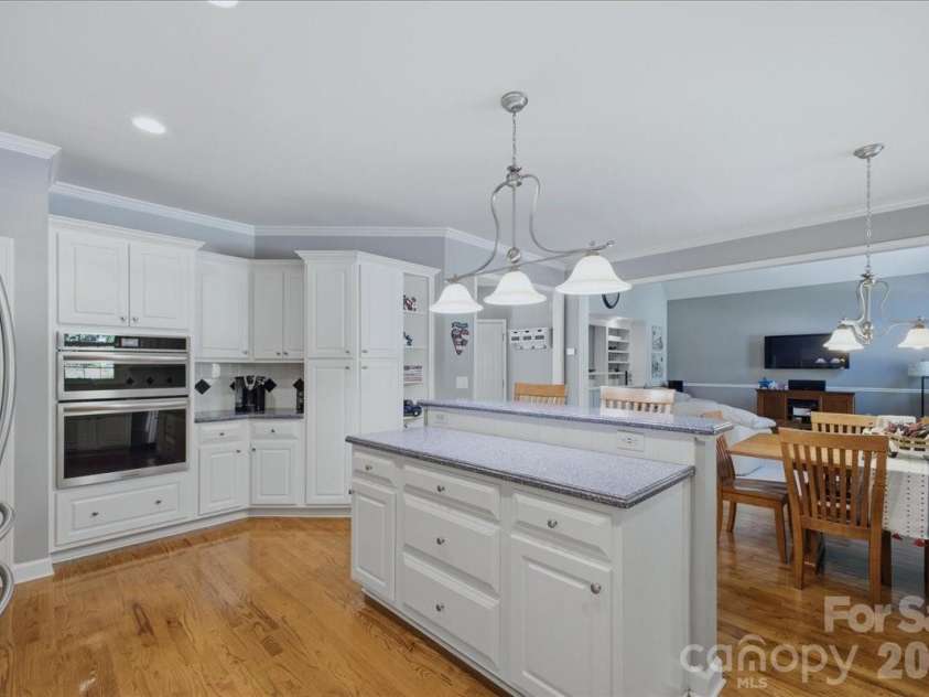 3425 Savannah Hills Drive, Matthews, NC 28105.  MLS# CAR4407068, YatesRealty ID 42341. 