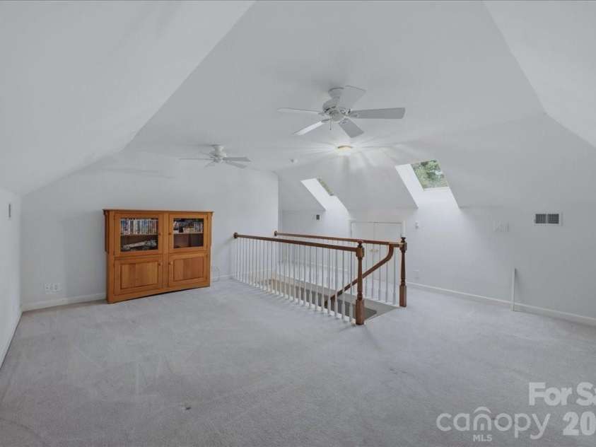 3425 Savannah Hills Drive, Matthews, NC 28105.  MLS# CAR4407068, YatesRealty ID 42341. 