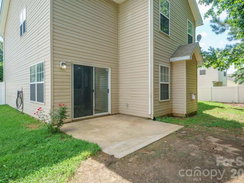 2646 Amber Crest Drive, Gastonia, NC 28052.  MLS# CAR4412046, YatesRealty ID 42345. 