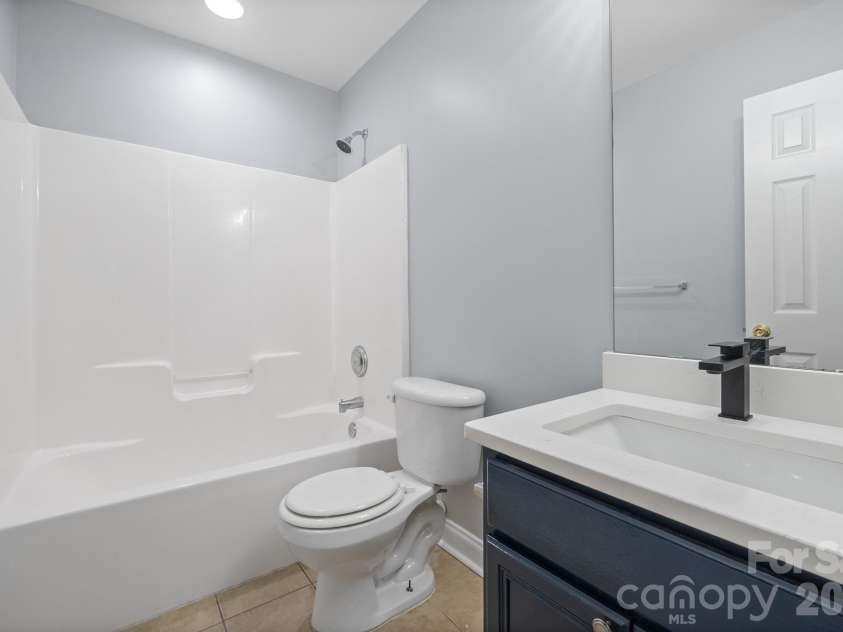2646 Amber Crest Drive, Gastonia, NC 28052.  MLS# CAR4412046, YatesRealty ID 42345. 