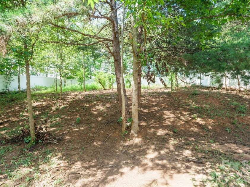 2646 Amber Crest Drive, Gastonia, NC 28052.  MLS# CAR4412046, YatesRealty ID 42345. 