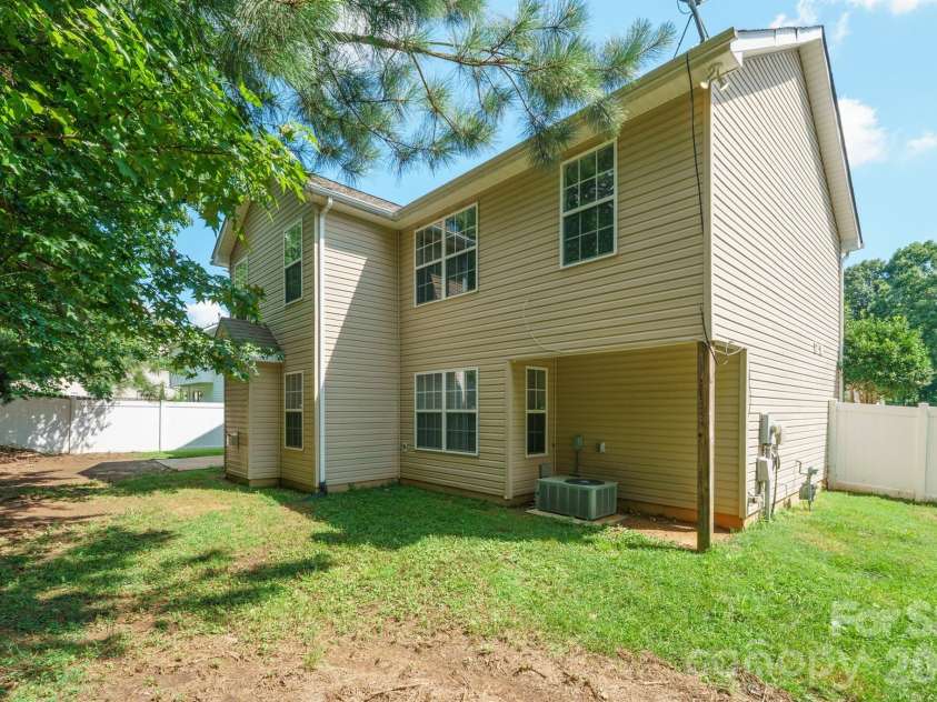 2646 Amber Crest Drive, Gastonia, NC 28052.  MLS# CAR4412046, YatesRealty ID 42345. 