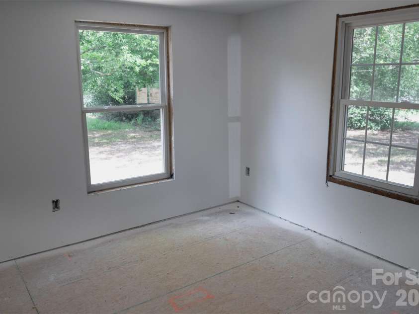 3105 Evelyn Circle, Darlington, SC 29540.  MLS# CAR4411773, YatesRealty ID 42346. 