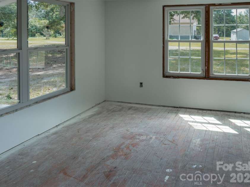 3105 Evelyn Circle, Darlington, SC 29540.  MLS# CAR4411773, YatesRealty ID 42346. 