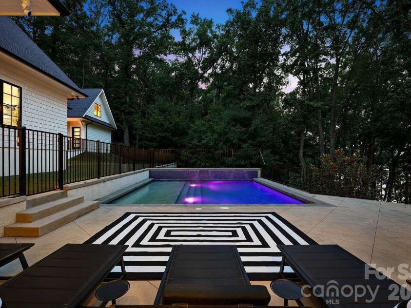 13702 Sage Thrasher Lane, Charlotte, NC 28278.  MLS# CAR4405841, YatesRealty ID 42347. 