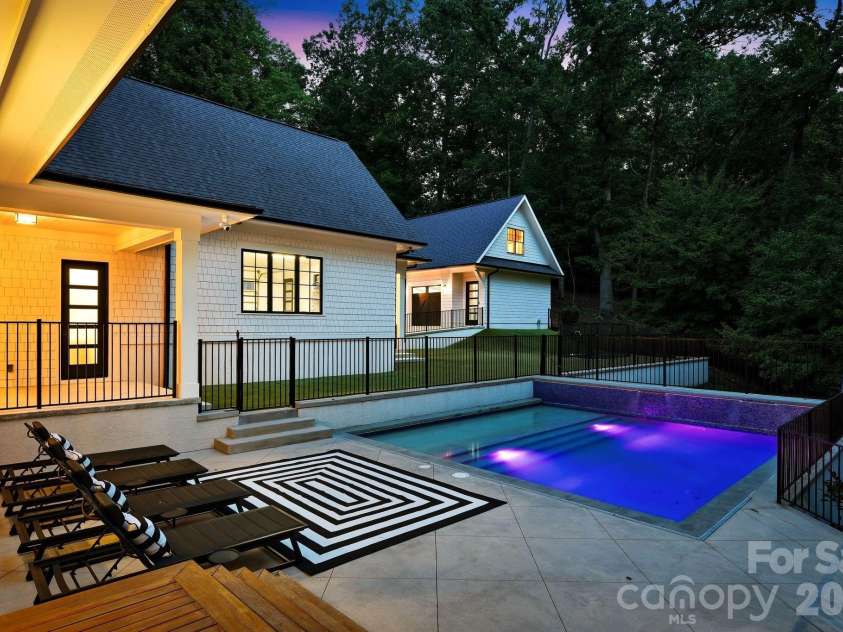 13702 Sage Thrasher Lane, Charlotte, NC 28278.  MLS# CAR4405841, YatesRealty ID 42347. 